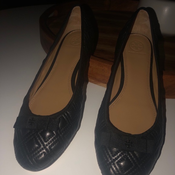 Tory Burch
Marion Quilted Leather Ballet Flat - Picture 3 of 6